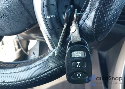 2012 Hyundai Elantra Limited z USA, uszkodzony, nr VIN 5NPDH4AE3CH119972